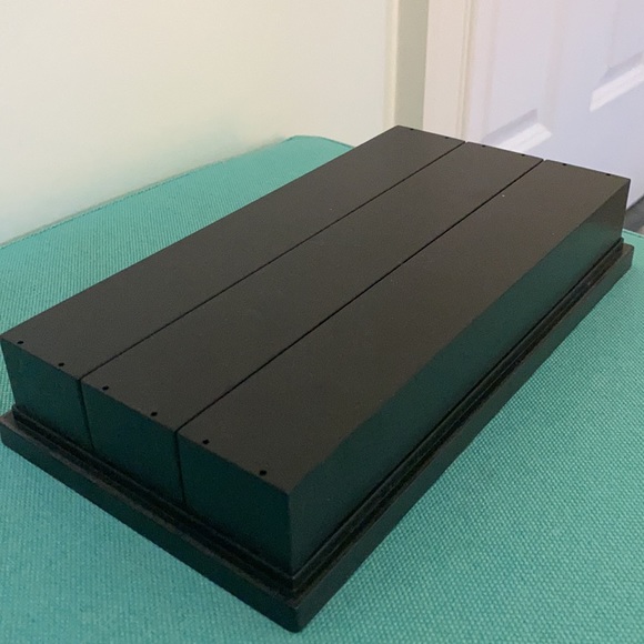 Display Case for Figures - Picture 3 of 5